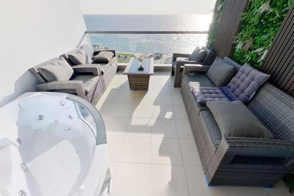 في برج داماك بإطلالة بحرية ساحرة Apartment Jeddah