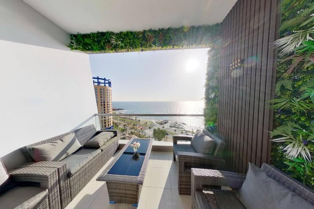 في برج داماك بإطلالة بحرية ساحرة Apartment Jeddah
